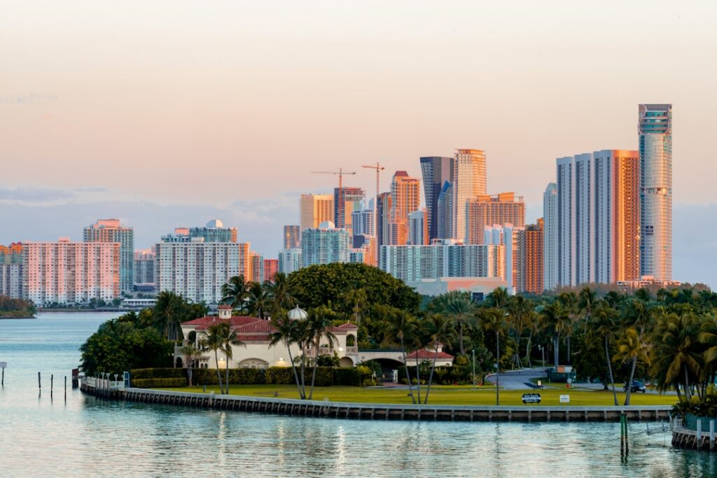 Homeowners Insurance in Orlando, FL - DJ & Lindsey Real Estate