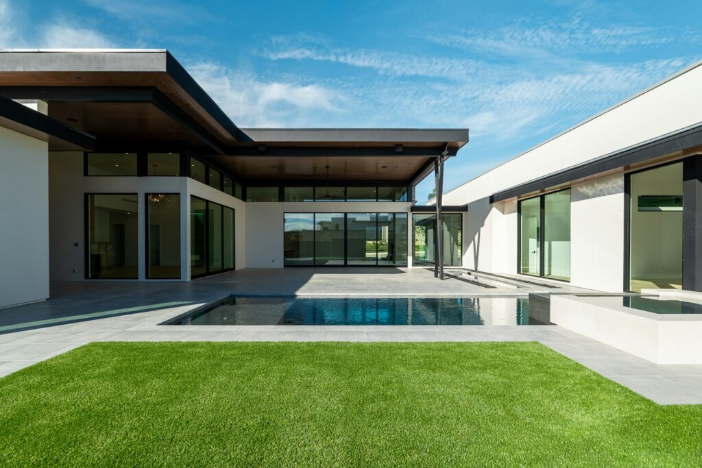 Luxury Homes in Palm Beach Gardens - DJ & Lindsey Real Estate