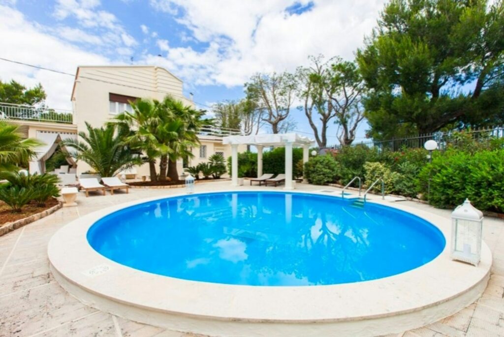 Pool Homes in Orlando - DJ & Lindsey Real Estate